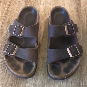 Birkenstock’s women’s size 36 brown leather